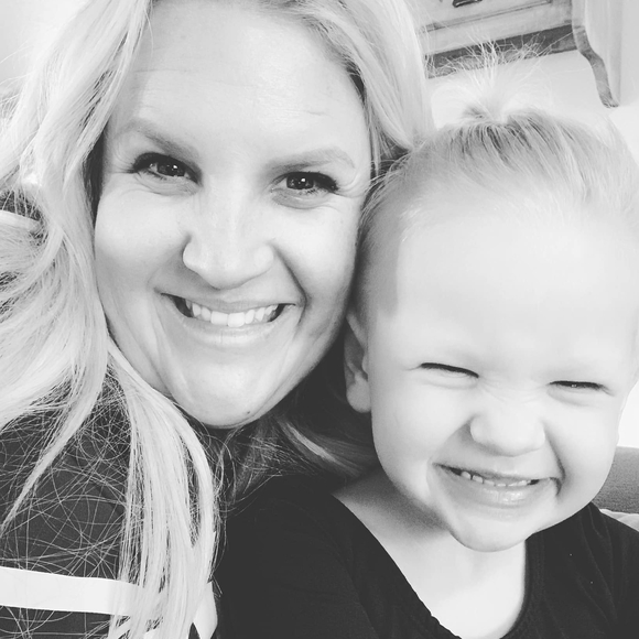 Meet your Posher, Tracy - Picture 1 of 1